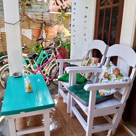 Fullesguesthouse Gili Trawangan Kültér fotó