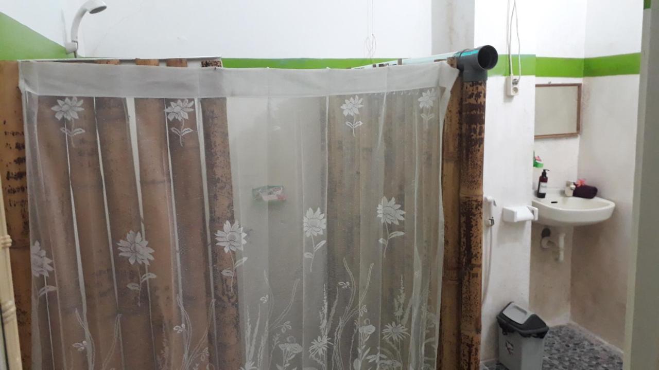Fullesguesthouse Gili Trawangan Kültér fotó