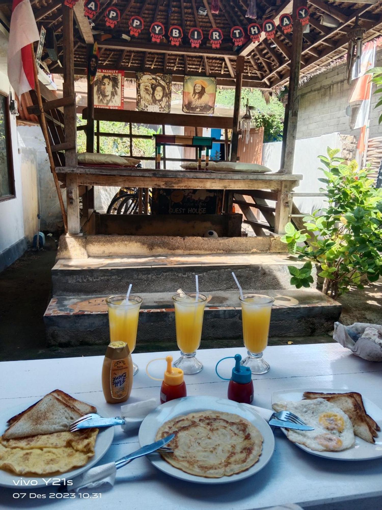 Fullesguesthouse Gili Trawangan Kültér fotó