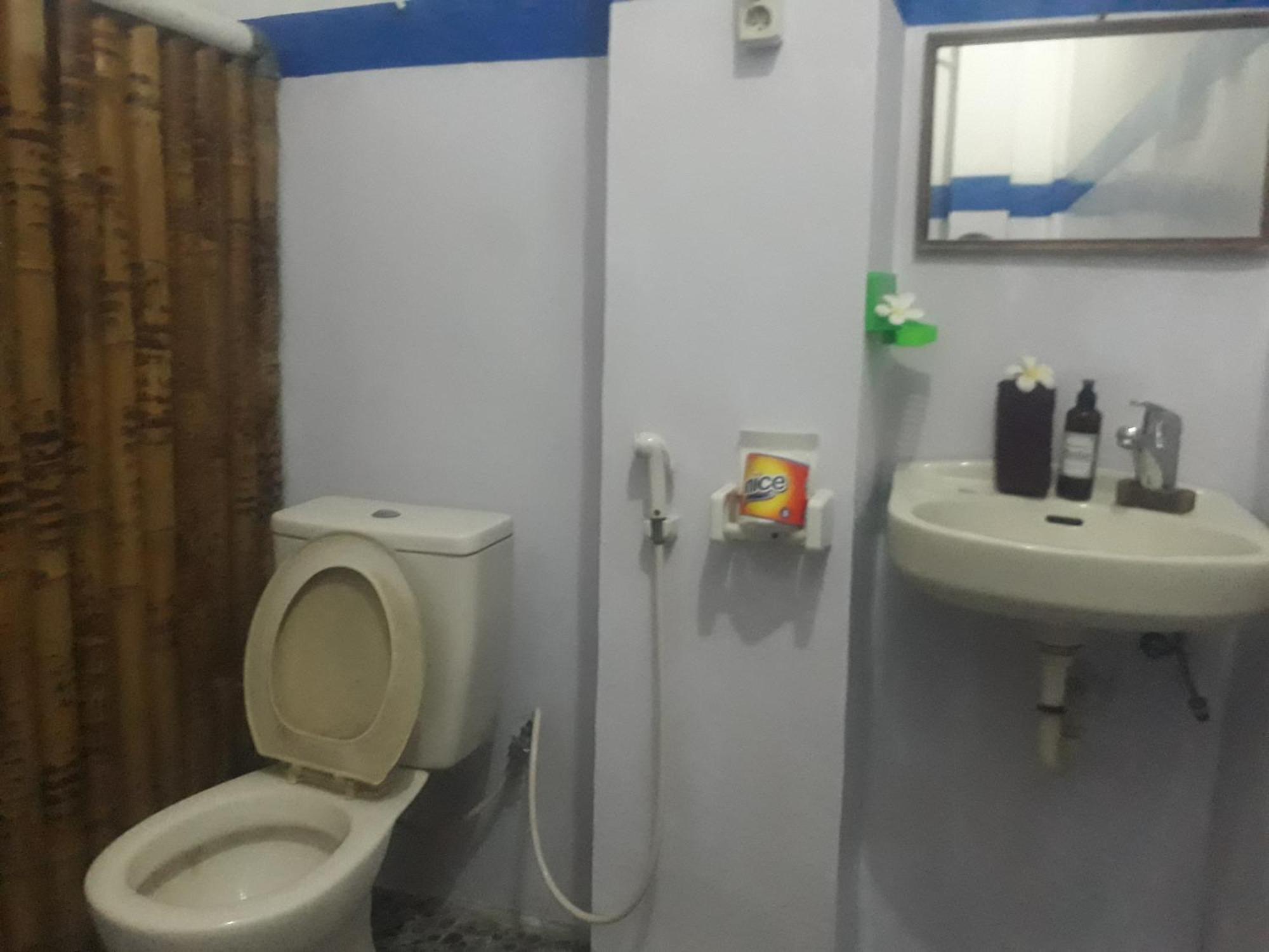 Fullesguesthouse Gili Trawangan Kültér fotó